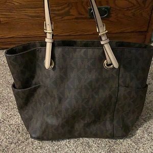 Michael Kors Jet Set Multifunction Tote